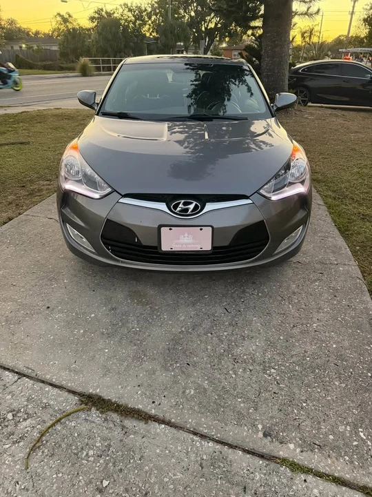 2013 Hyundai Veloster - Image 2 of 13