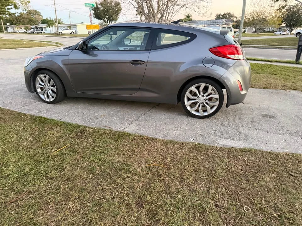 2013 Hyundai Veloster - Image 13 of 13