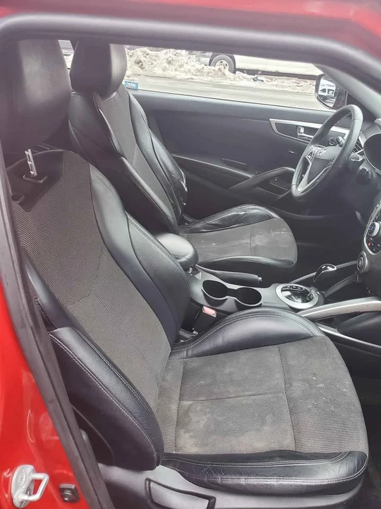 2013 Hyundai Veloster - Image 2 of 5