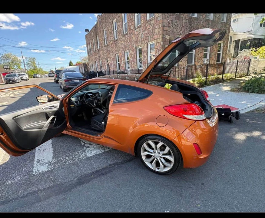 2013 Hyundai Veloster - Image 3 of 3