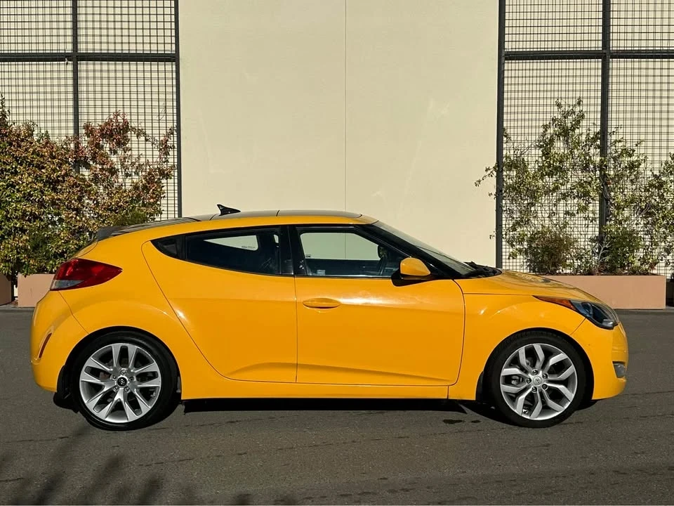 2013 Hyundai Veloster - Image 16 of 18