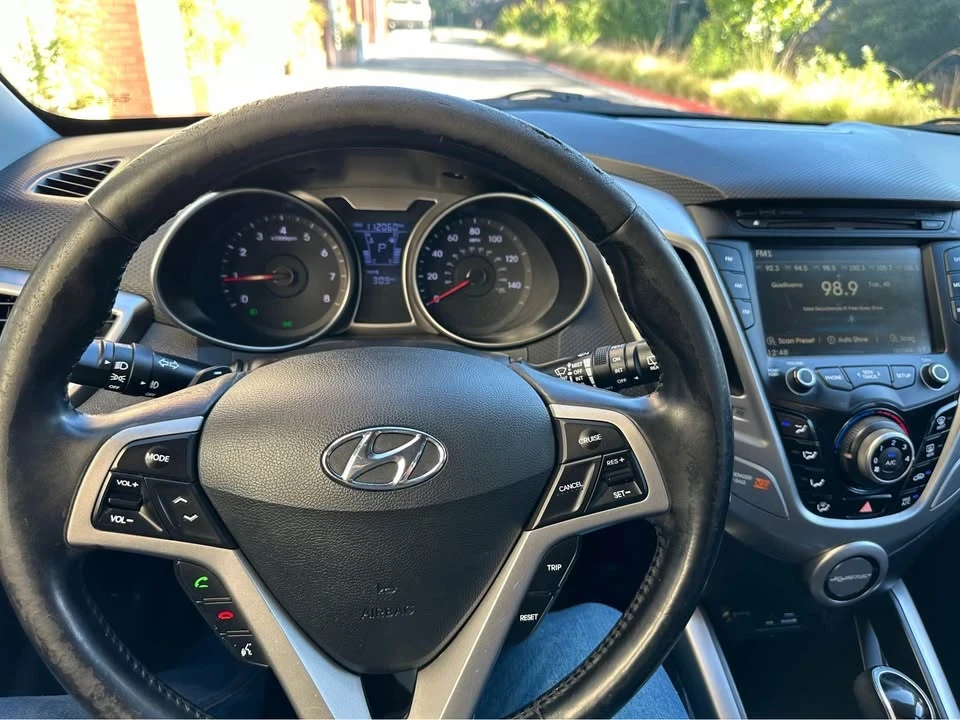 2013 Hyundai Veloster - Image 12 of 18