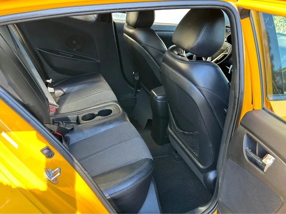 2013 Hyundai Veloster - Image 9 of 18