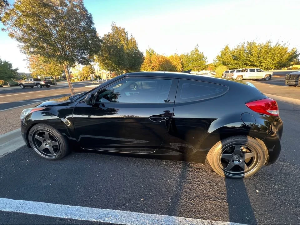 2013 Hyundai Veloster - Image 2 of 10
