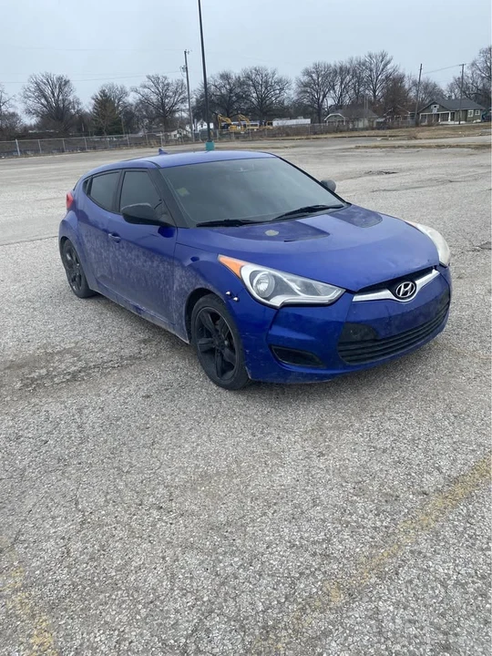 2013 Hyundai Veloster - Image 2 of 8