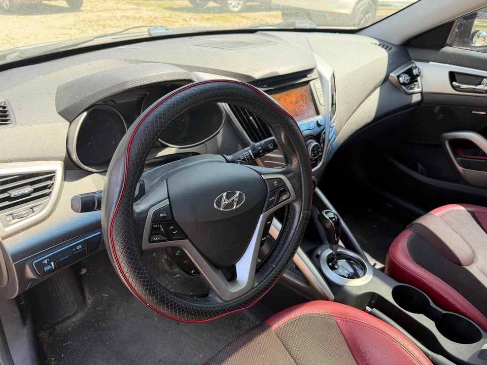 2013 Hyundai Veloster - Image 13 of 19