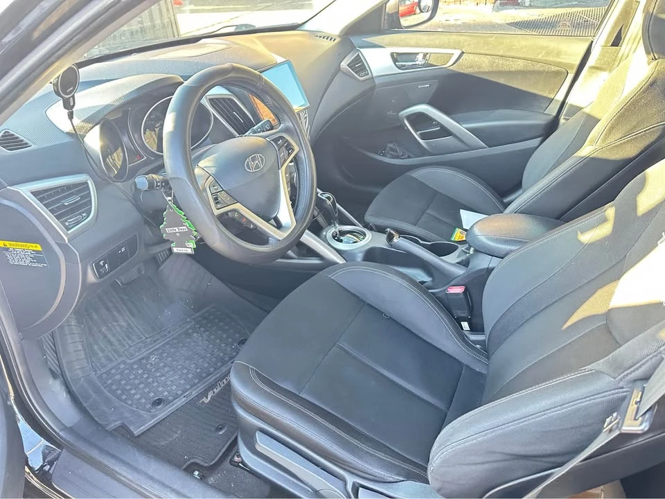 2013 Hyundai Veloster - Image 4 of 11