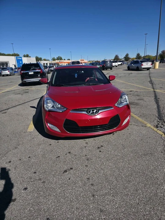2013 Hyundai Veloster - Image 2 of 9