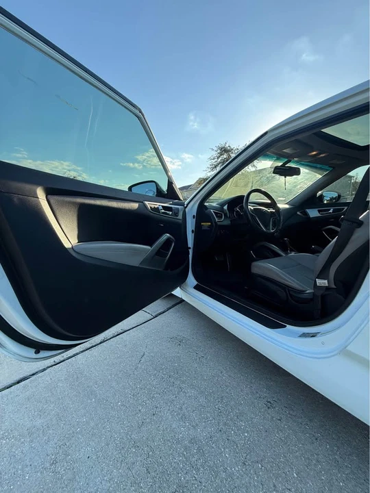 2013 Hyundai Veloster - Image 10 of 14