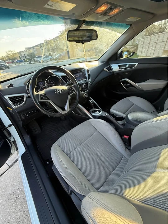 2013 Hyundai Veloster - Image 11 of 14