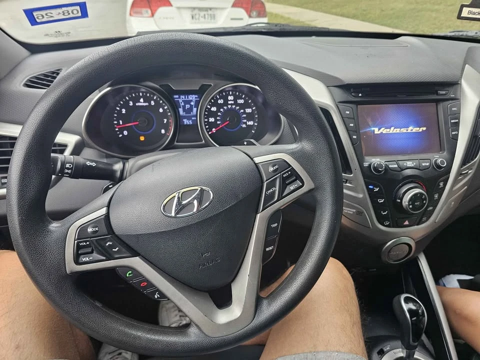 2013 Hyundai Veloster - Image 5 of 6