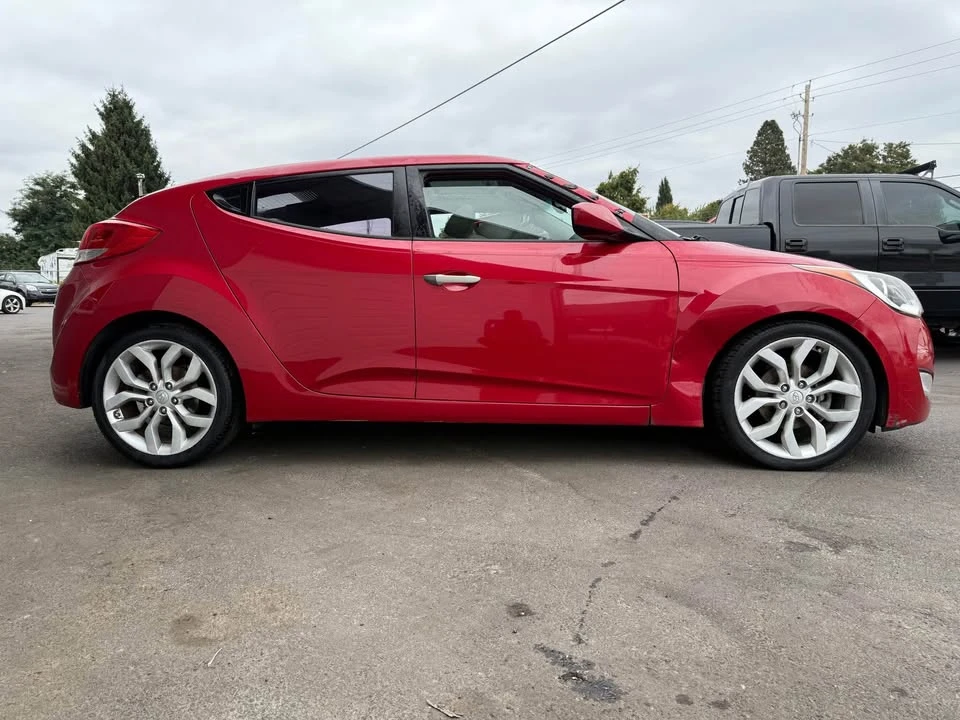 2013 Hyundai Veloster - Image 10 of 19