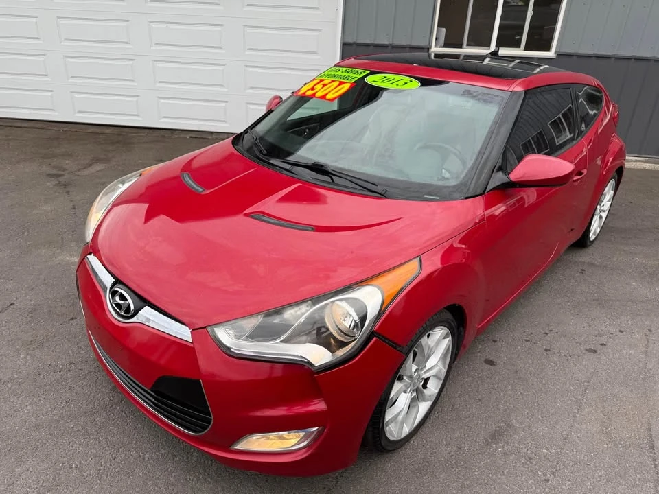 2013 Hyundai Veloster - Image 2 of 19