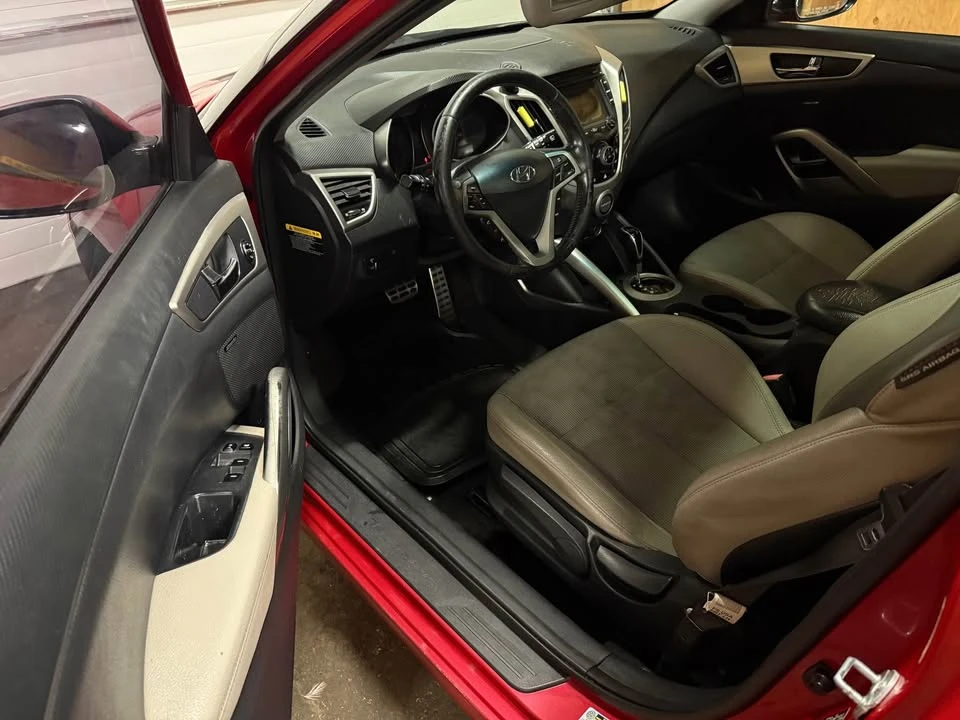 2013 Hyundai Veloster - Image 14 of 19
