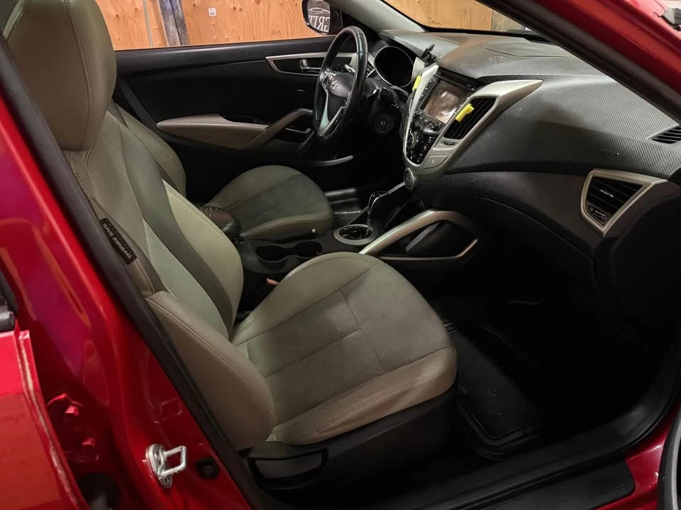 2013 Hyundai Veloster - Image 15 of 19