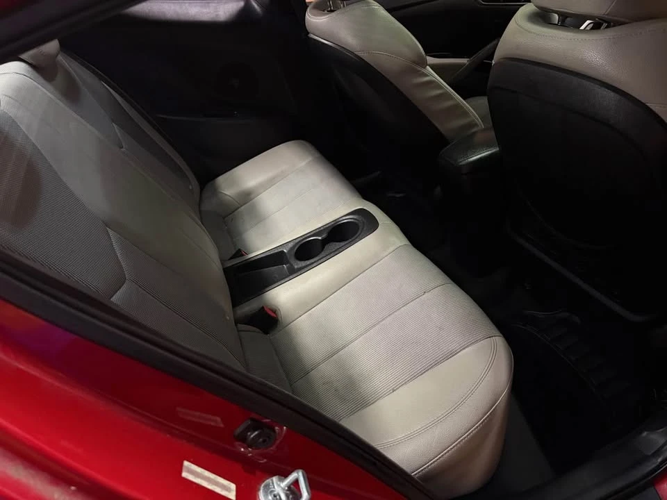 2013 Hyundai Veloster - Image 16 of 19