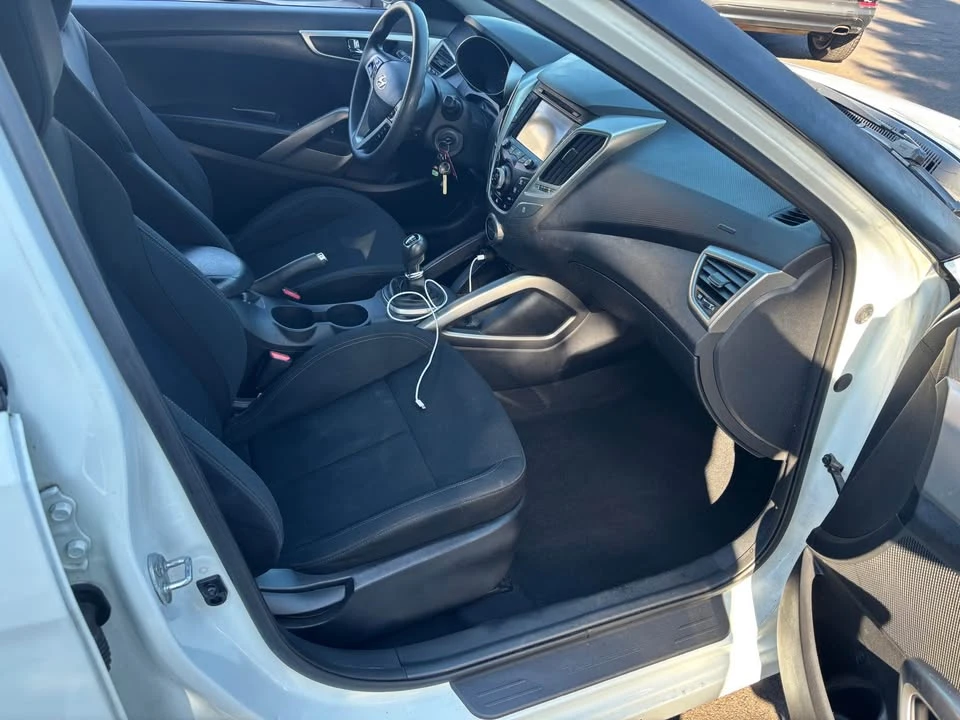 2013 Hyundai Veloster - Image 6 of 8