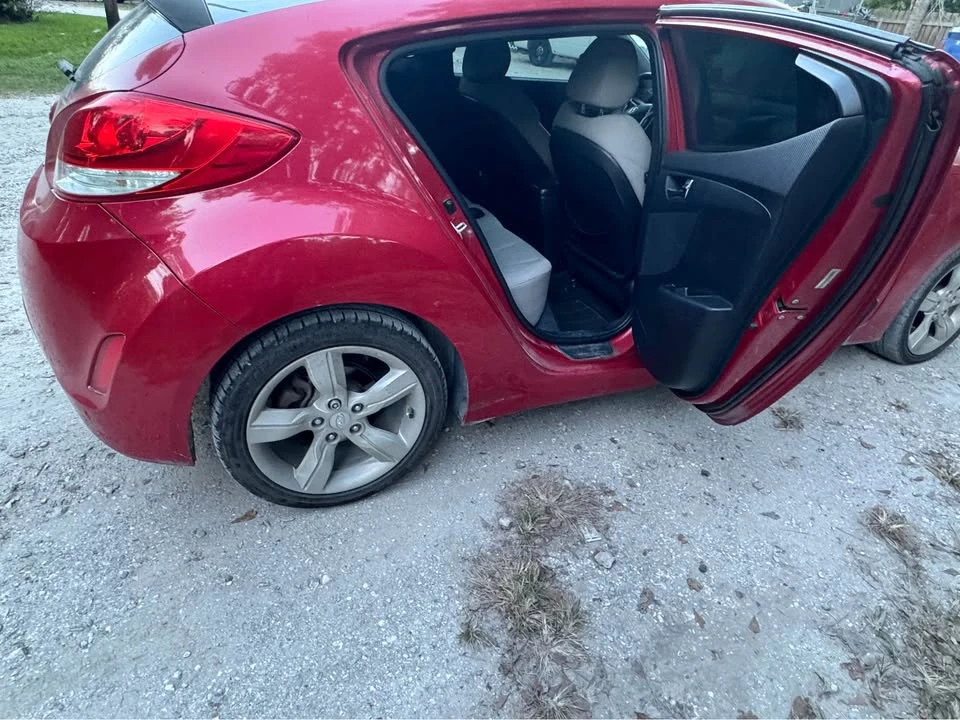 2013 Hyundai Veloster - Image 3 of 4