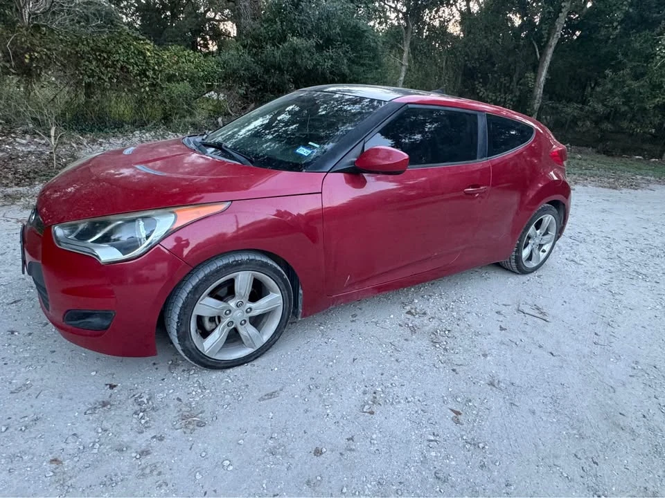 2013 Hyundai Veloster - Image 2 of 4