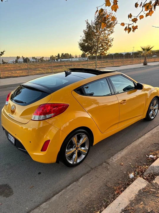 2013 Hyundai Veloster - Image 2 of 16
