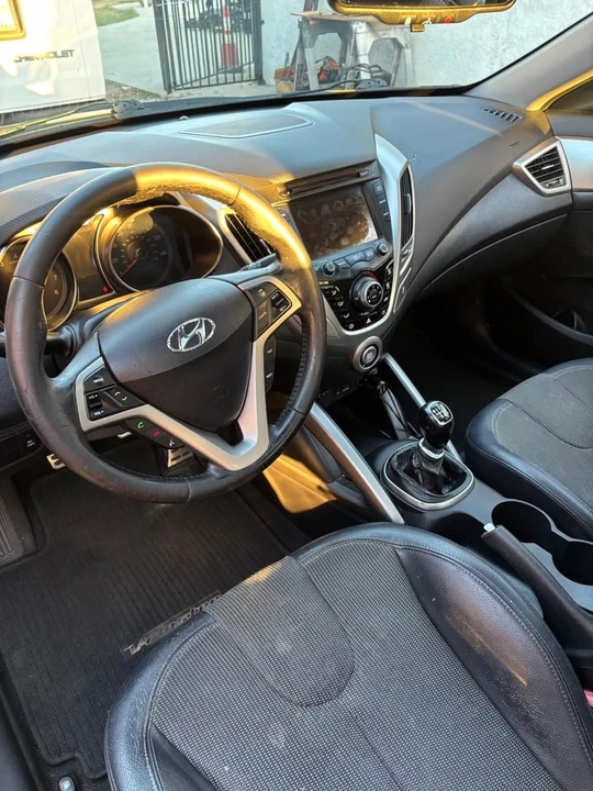 2013 Hyundai Veloster - Image 13 of 16
