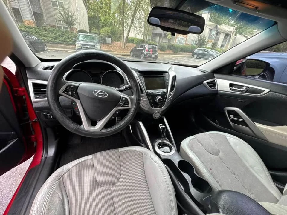 2013 Hyundai Veloster - Image 2 of 9