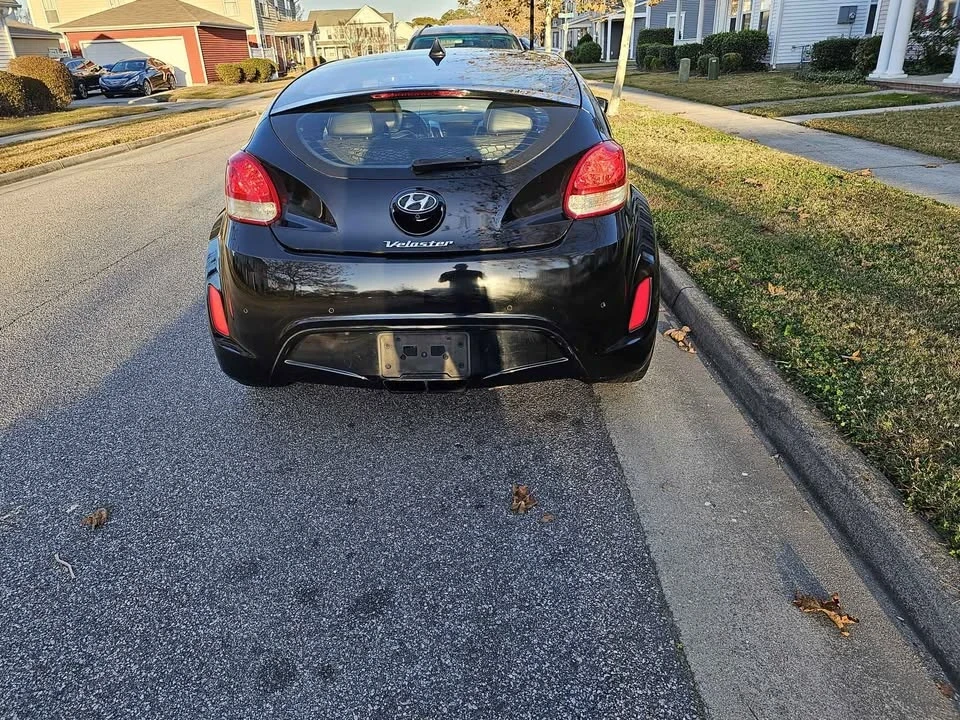 2013 Hyundai Veloster - Image 4 of 4