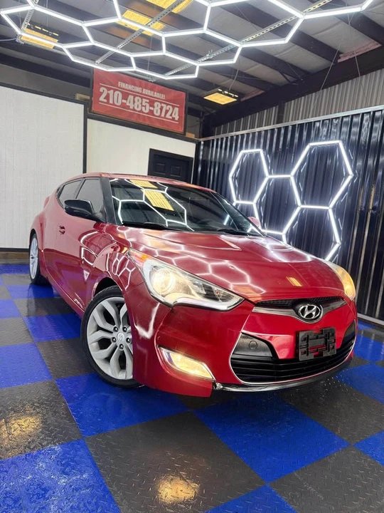 2013 Hyundai Veloster - Image 2 of 9