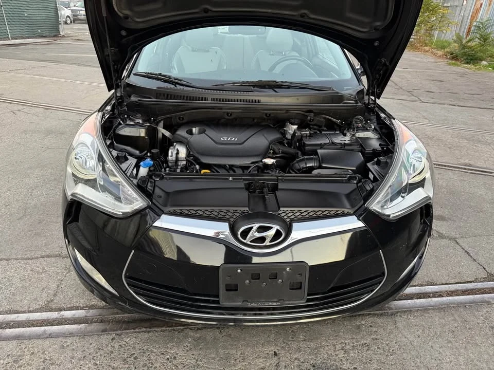 2013 Hyundai Veloster - Image 16 of 18