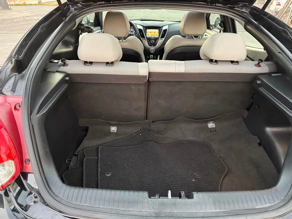 2013 Hyundai Veloster - Image 15 of 18