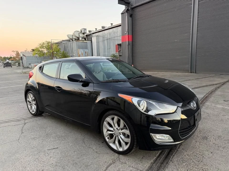 2013 Hyundai Veloster - Image 9 of 18