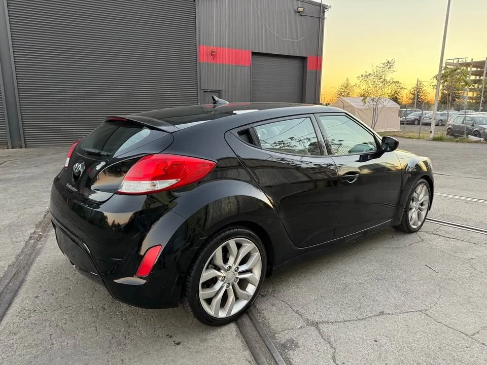 2013 Hyundai Veloster - Image 7 of 18