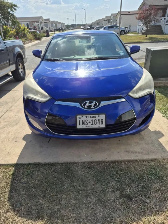 2013 Hyundai Veloster - Image 2 of 5