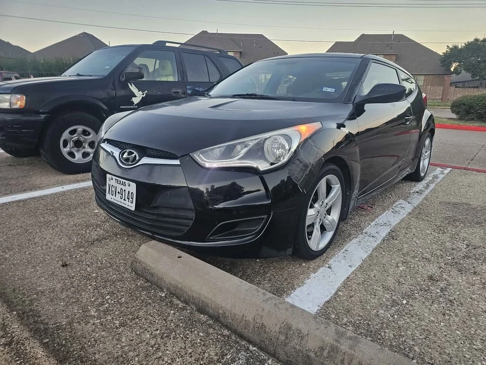 2013 Hyundai Veloster - Image 2 of 6