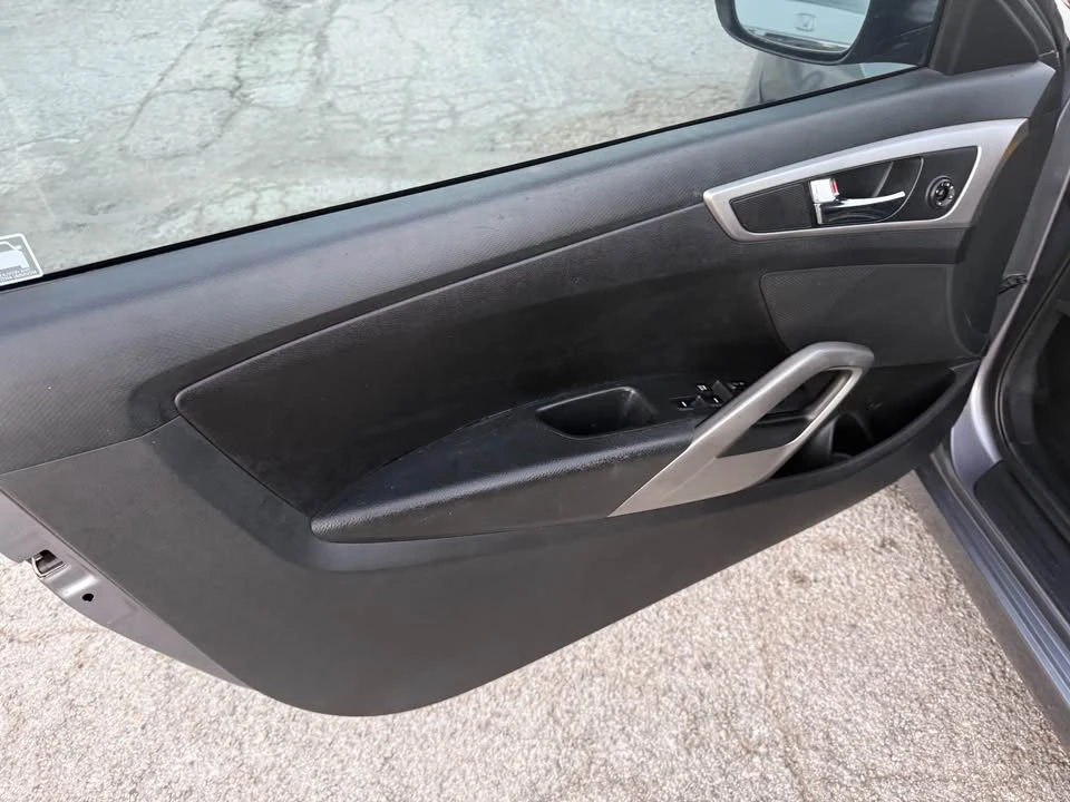 2013 Hyundai Veloster - Image 12 of 14