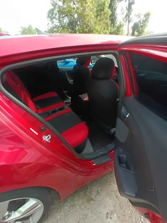 2013 Hyundai Veloster - Image 6 of 10