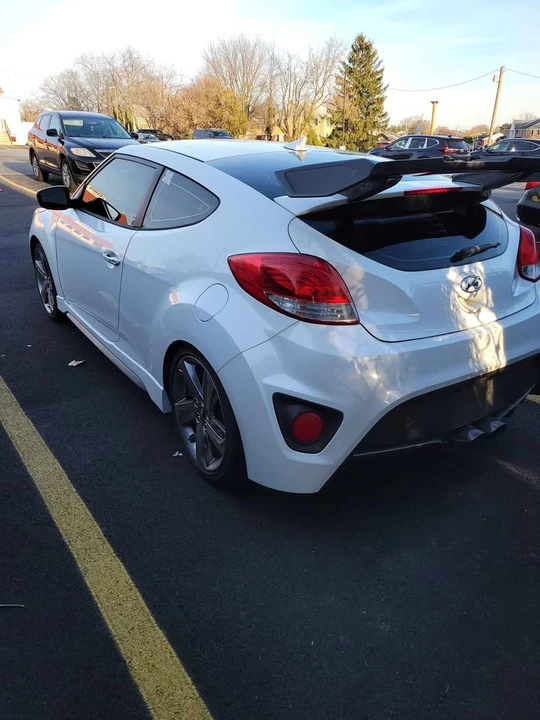 2013 Hyundai Veloster - Image 4 of 10