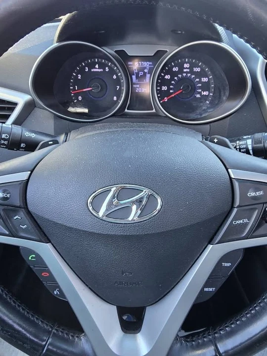 2013 Hyundai Veloster - Image 10 of 11
