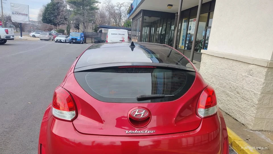 2013 Hyundai Veloster - Image 2 of 8