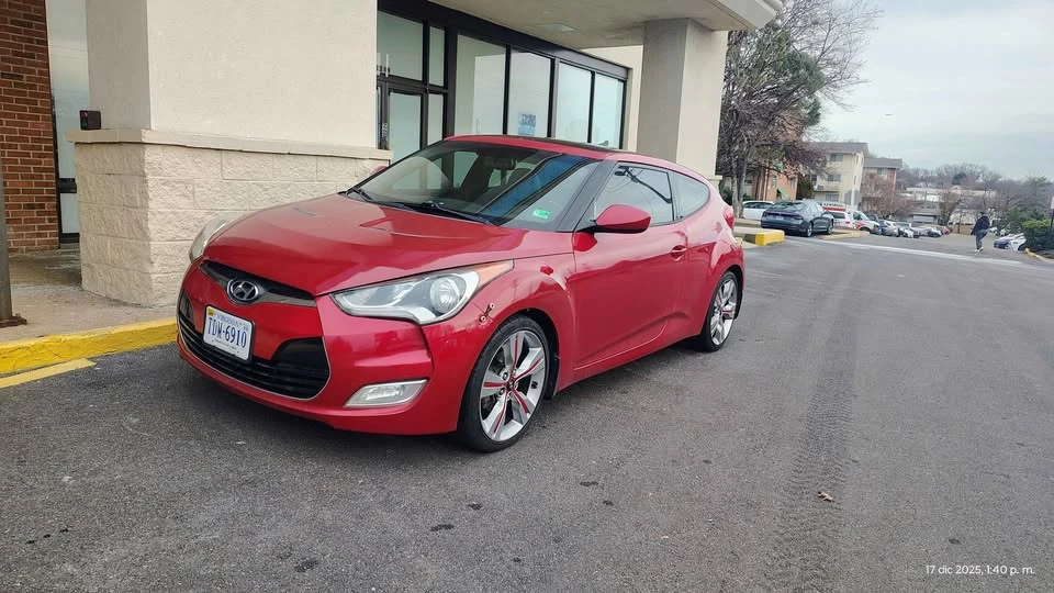 2013 Hyundai Veloster - Image 4 of 8