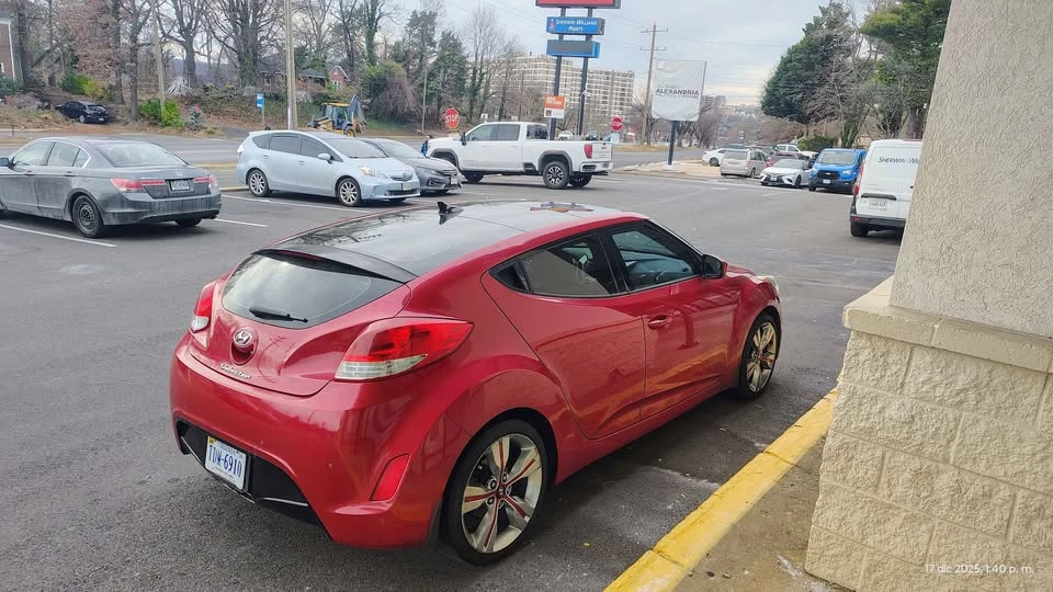 2013 Hyundai Veloster - Image 5 of 8