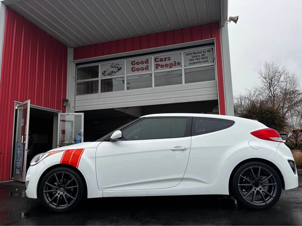 2013 Hyundai Veloster - Image 2 of 15