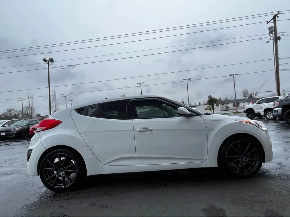 2013 Hyundai Veloster - Image 6 of 15