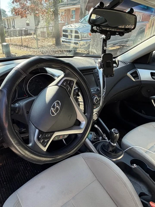 2013 Hyundai Veloster - Image 4 of 5