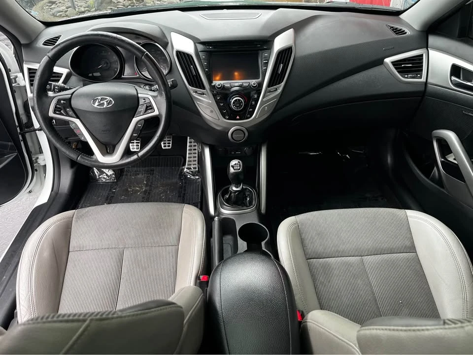 2013 Hyundai Veloster - Image 12 of 15