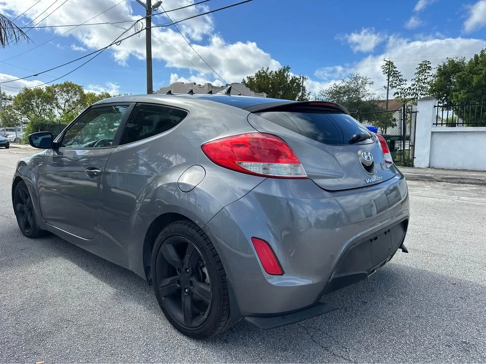2013 Hyundai Veloster - Image 3 of 11