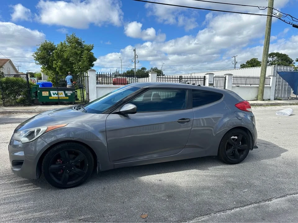 2013 Hyundai Veloster - Image 4 of 11