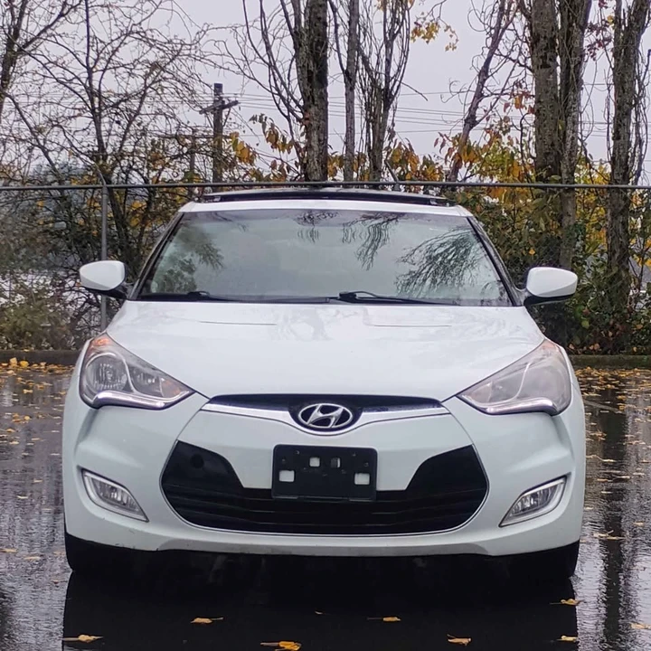 2013 Hyundai Veloster - Image 2 of 11