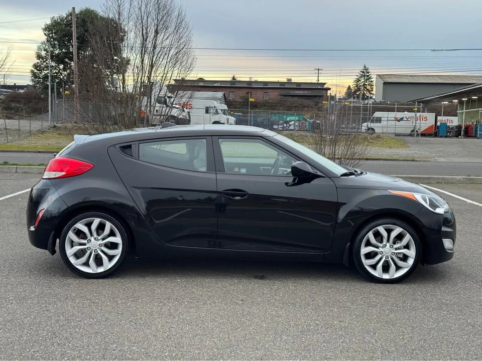 2013 Hyundai Veloster - Image 6 of 15