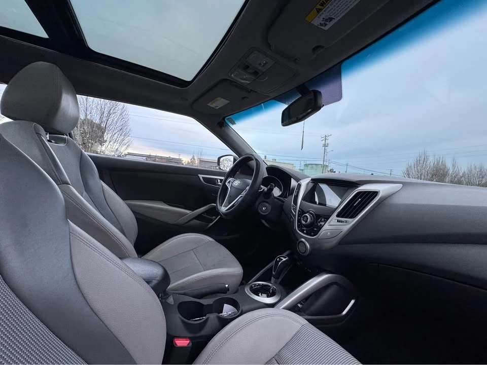 2013 Hyundai Veloster - Image 11 of 15
